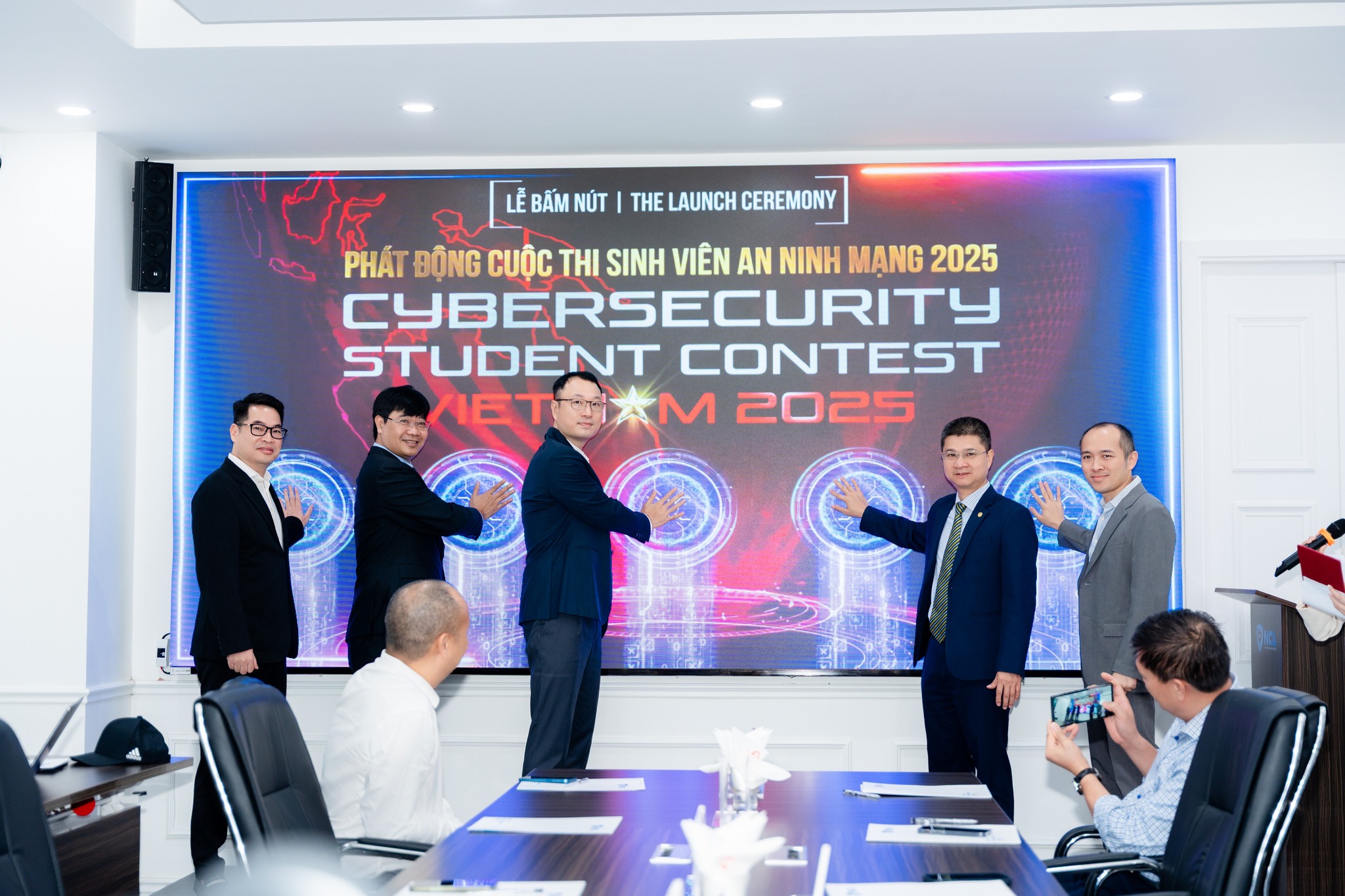 HAI ĐỘI SINH VIÊN AN TOÀN THÔNG TIN PTIT MIỀN BẮC XUẤT SẮC LỌT TOP 10 TOÀN QUỐC TẠI CUỘC THI SINH VIÊN AN NINH MẠNG 2025