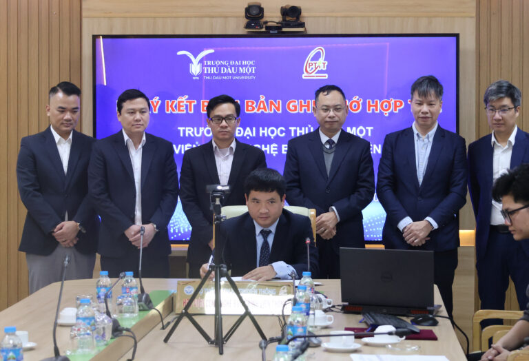 Học viện Công nghệ Bưu chính Viễn thông và Đại học Thủ Dầu Một ký thỏa thuận hợp tác chiến lược