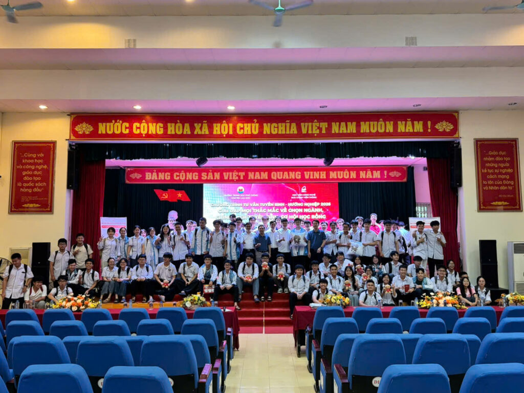 Khoa ATTT tham gia tư vấn tuyển sinh tại các trường THPT chuyên tại Ninh Bình và Thanh Hoá